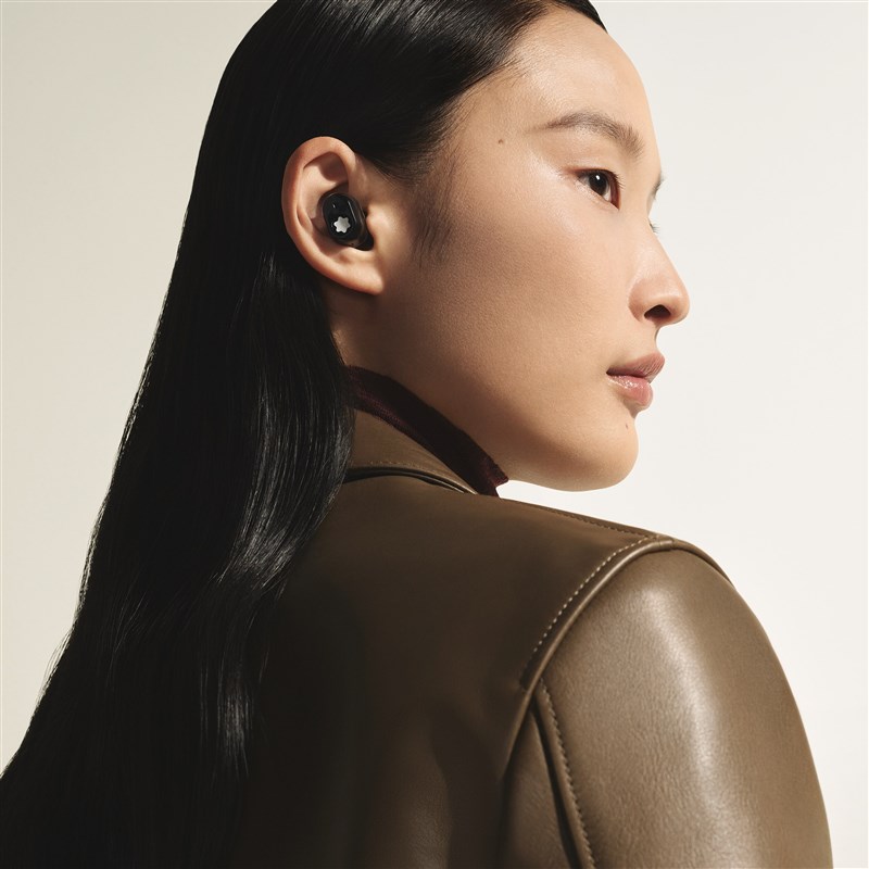 Case Study 500pcs Montblanc MTB 03 Earbuds Corporate Gift;
