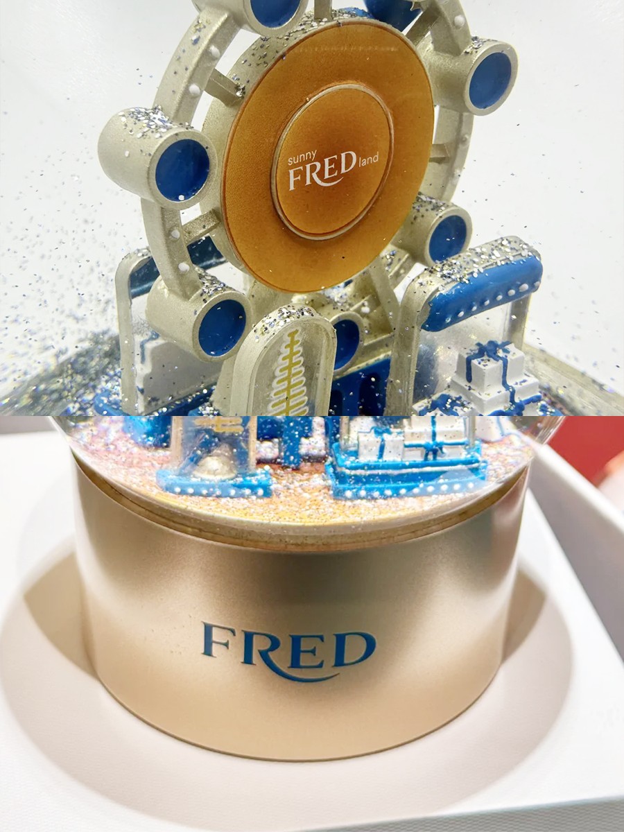 Personalised Crystal Snow Globes for Small Gifting;